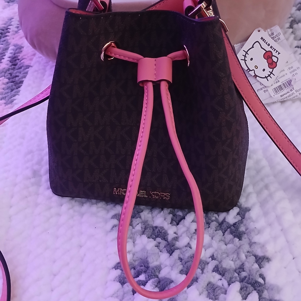 Authentic Michael Kors Extra-Small Monogram Bucket Bag - Picture 3 of 8